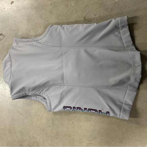 Cinch concealed carry vest. - Picture 3 of 4